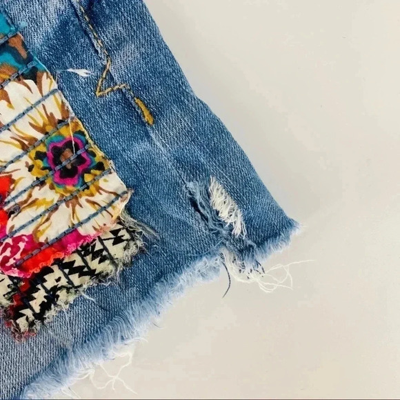 Aeropostale Destroyed High waisted Shorty cutoffs - Picture 4 of 10